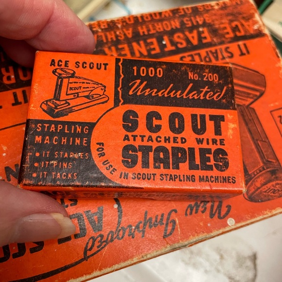 Vintage stapler in pristine condition!! Circa 1959 - Picture 4 of 15